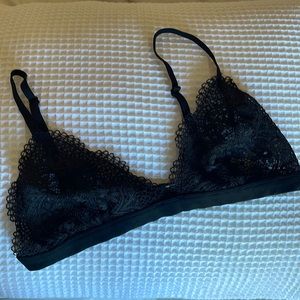 VICTORIA’S SECRET LACE BRALETTE